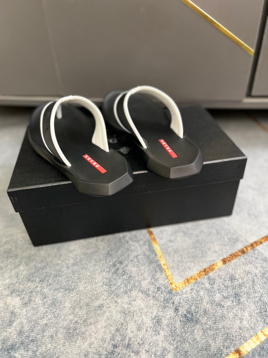 Prada Slipper met logo