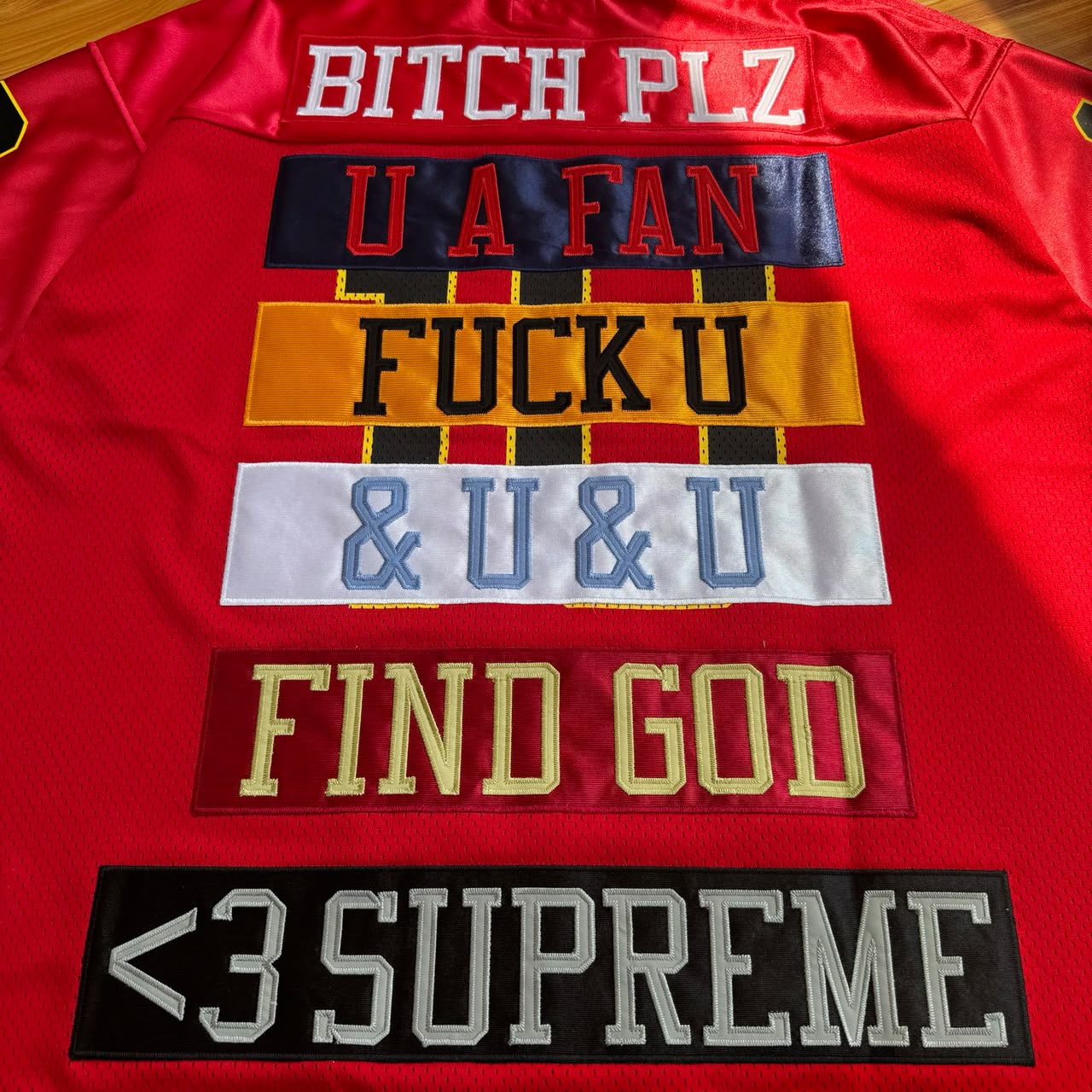 Camiseta Supreme Find God Football Red SS26-W1