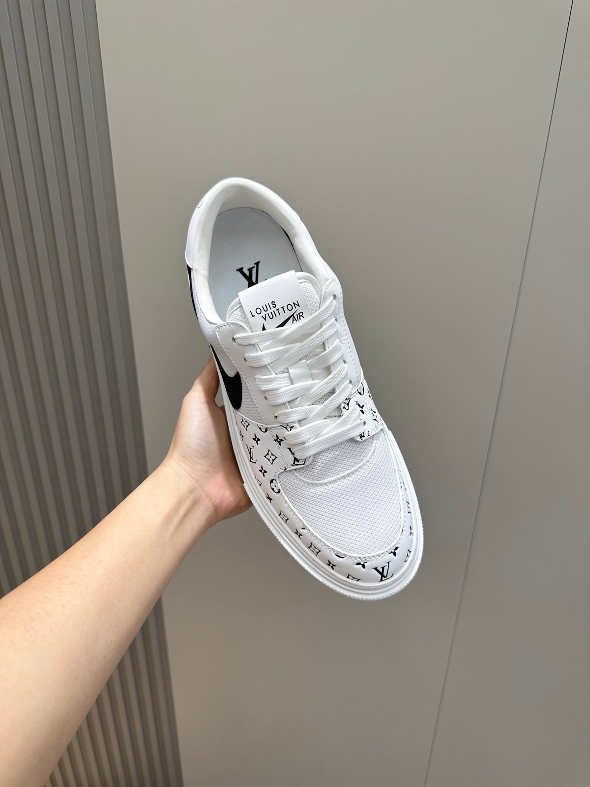 TÊNIS LOUIS VUITTON x NIKE Ollie Monogram White/Black