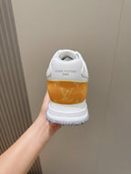 Tênis Louis Vuitton Run Away White/Orange Monogram