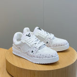 TÊNIS LOUIS VUITTON LV TRAINER MONOGRAM DENIM WHITE DETAILS BLACK