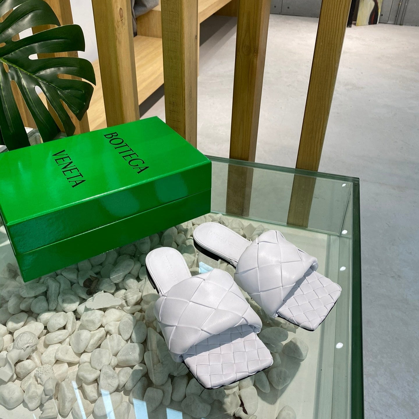 Sandália Bottega Veneta Plana Lido Optic White