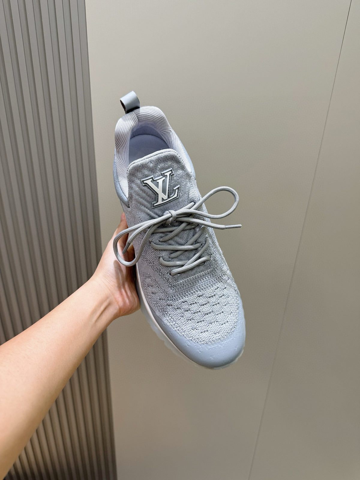 Tênis LOUIS VUITTON LV VNR Cinza