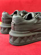 Valentino One Stud XL Black (Pronta Entrega) Tam 41