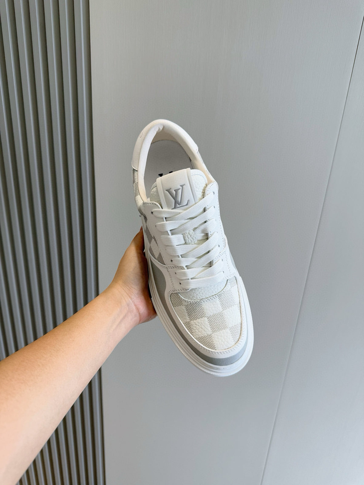 Tênis Louis Vuitton Ollie White/Grey Monogram