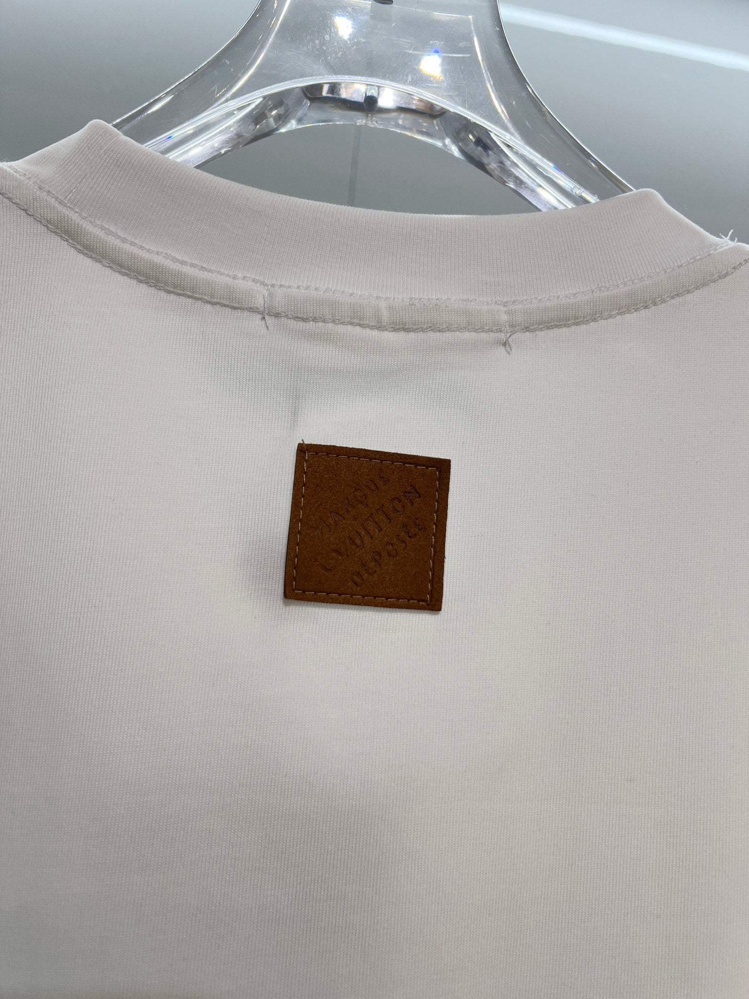 Camiseta Louis Vuitton Jacquard Bordada Genius