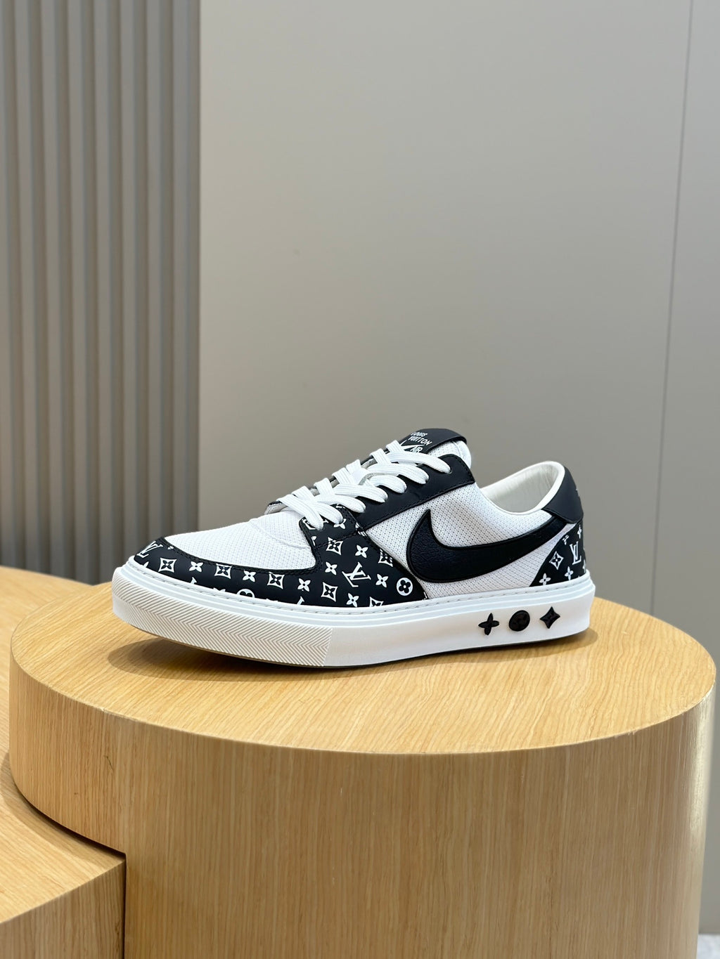 TÊNIS LOUIS VUITTON x NIKE Ollie Monogram Black