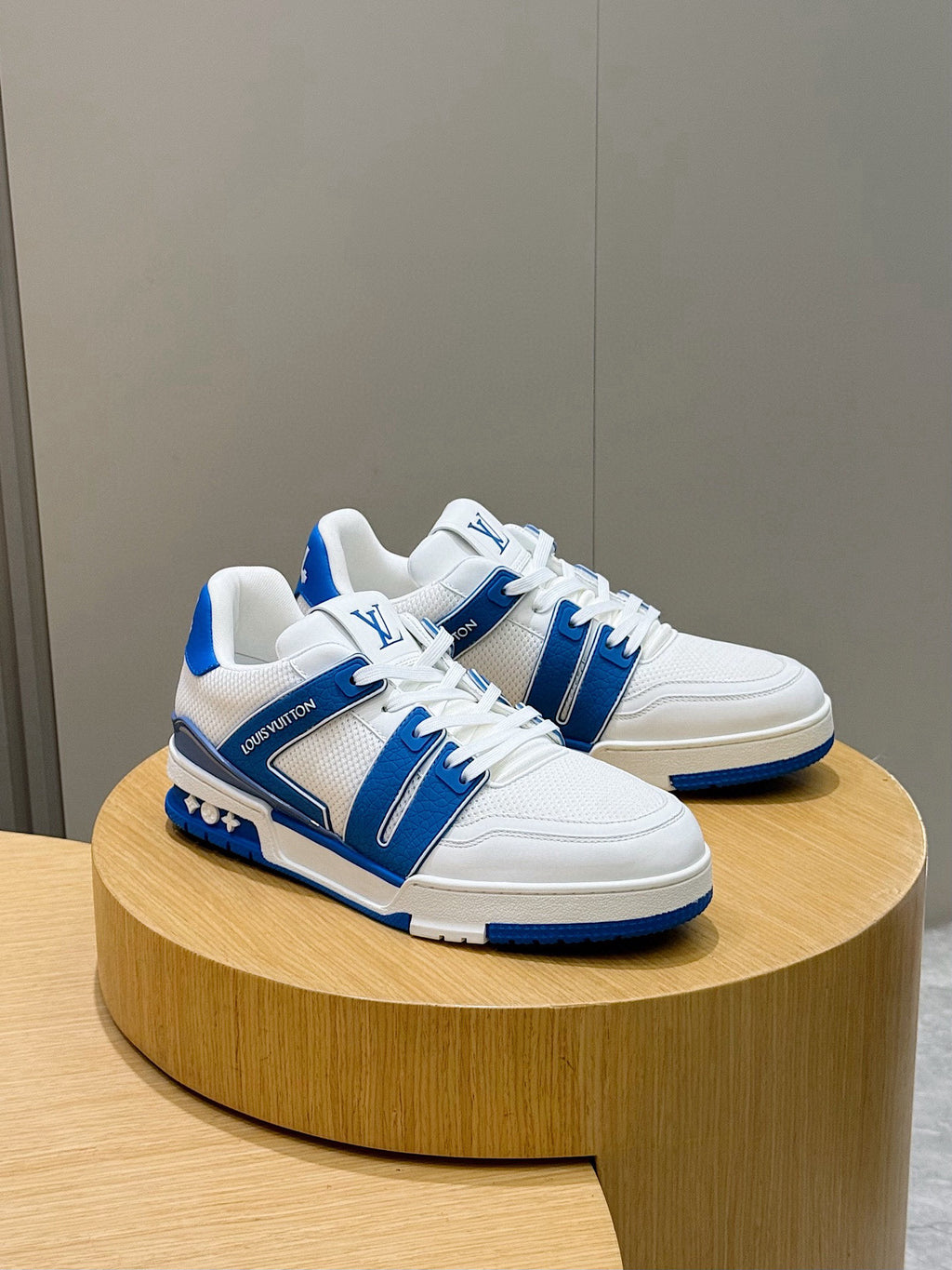 Tênis Louis Vuitton Trainer #54 Low Classic Branco/Azul