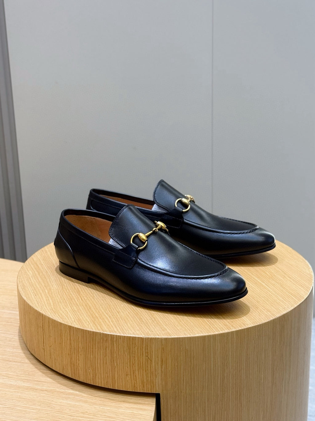 Sapato Gucci Emerald Horsebit Leather Black