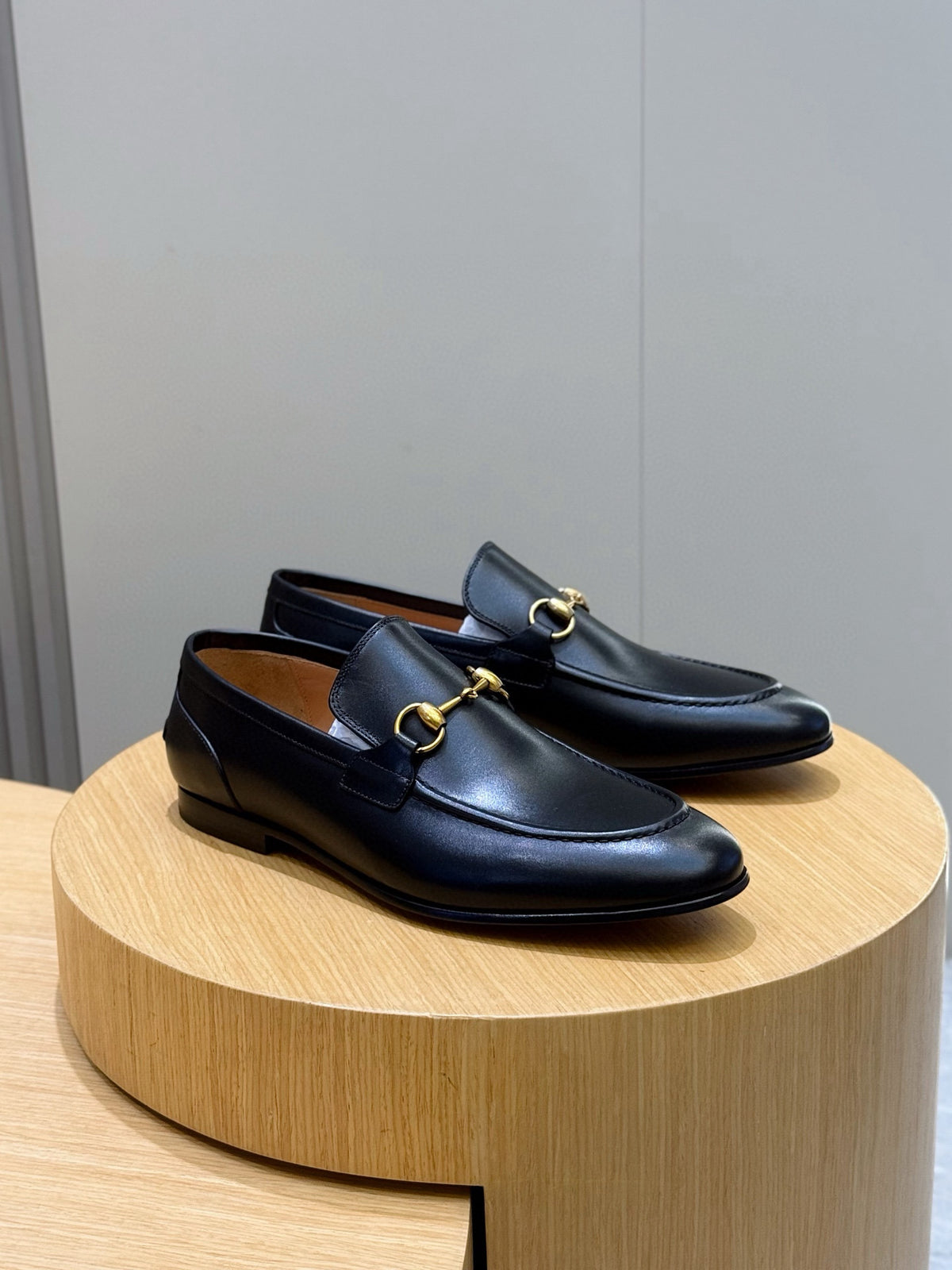 Sapato Gucci Emerald Horsebit Leather Black