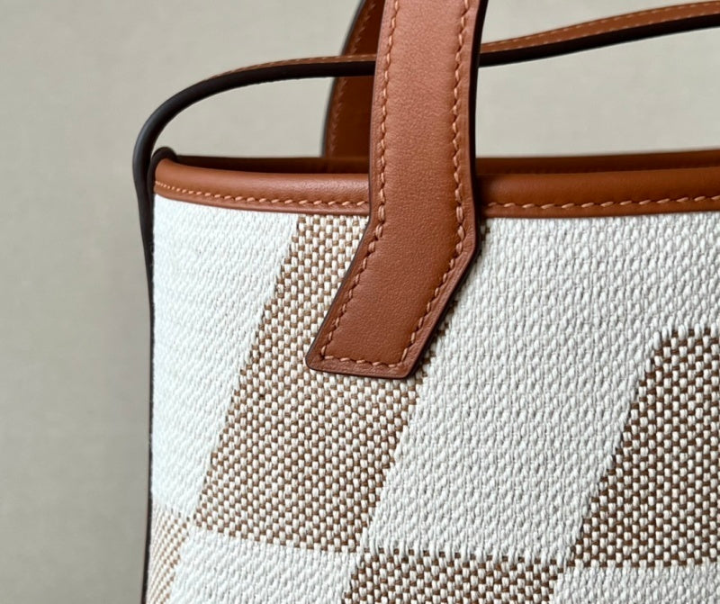 Bolsa Hermès Cabas H Biais 27 White Beige