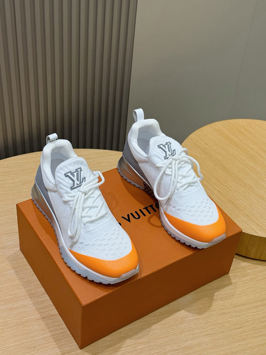 Tênis LOUIS VUITTON LV VNR Branco Branco/Laranja