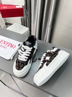 Valentino One Stud XL Brown (Pronta Entrega) Tamanho 42 e 43
