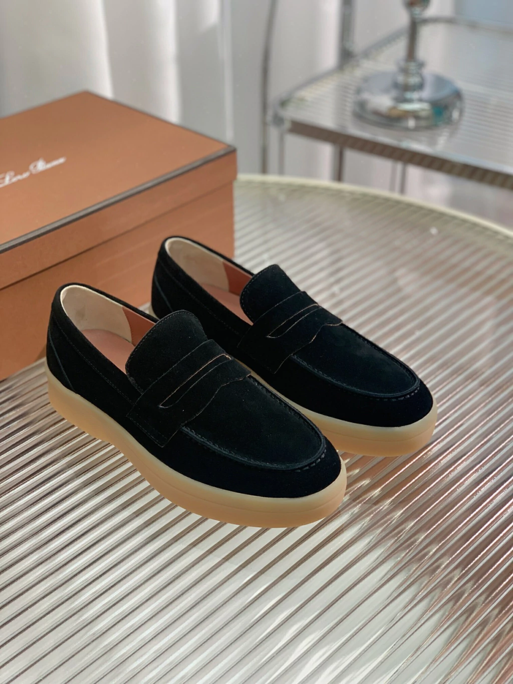 Loro Piana Summer Walk Camurça Preto