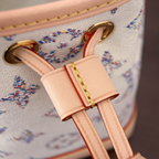 Bolsa Louis Vuitton Nano Noé Monogram Jacquard