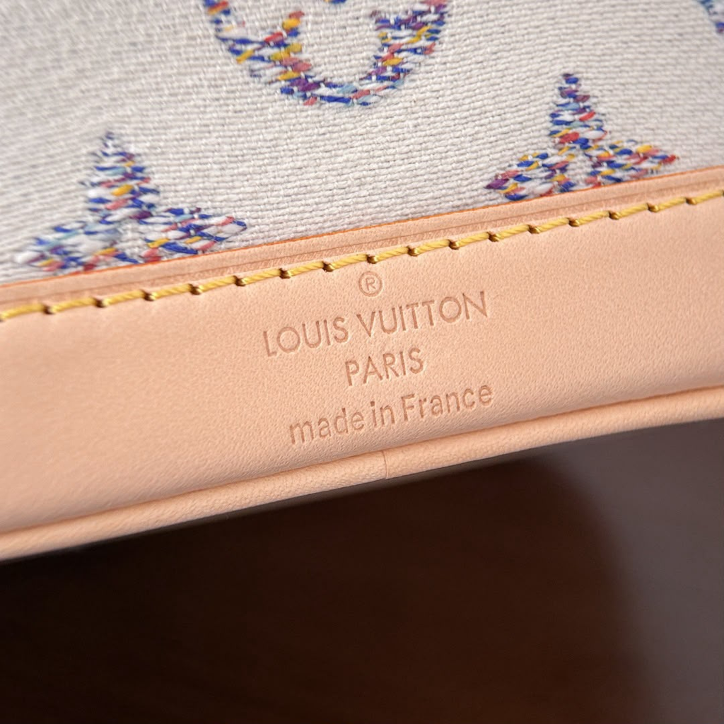 Bolsa Louis Vuitton Nano Noé Monogram Jacquard