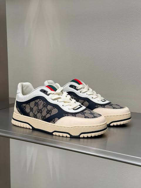 Tênis Gucci Re-Web sneaker in beige and blue GG
