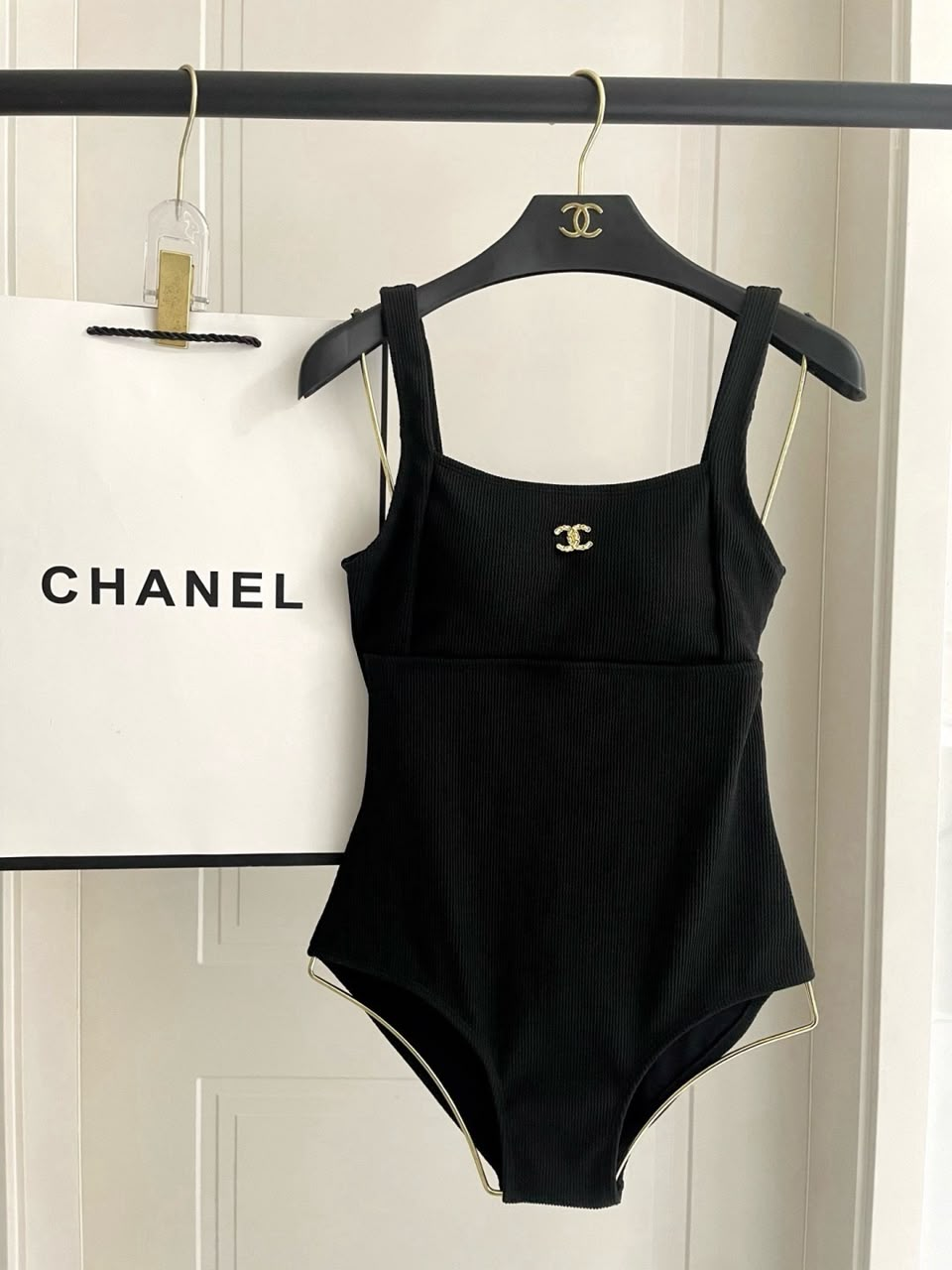 Maiô preto da Chanel