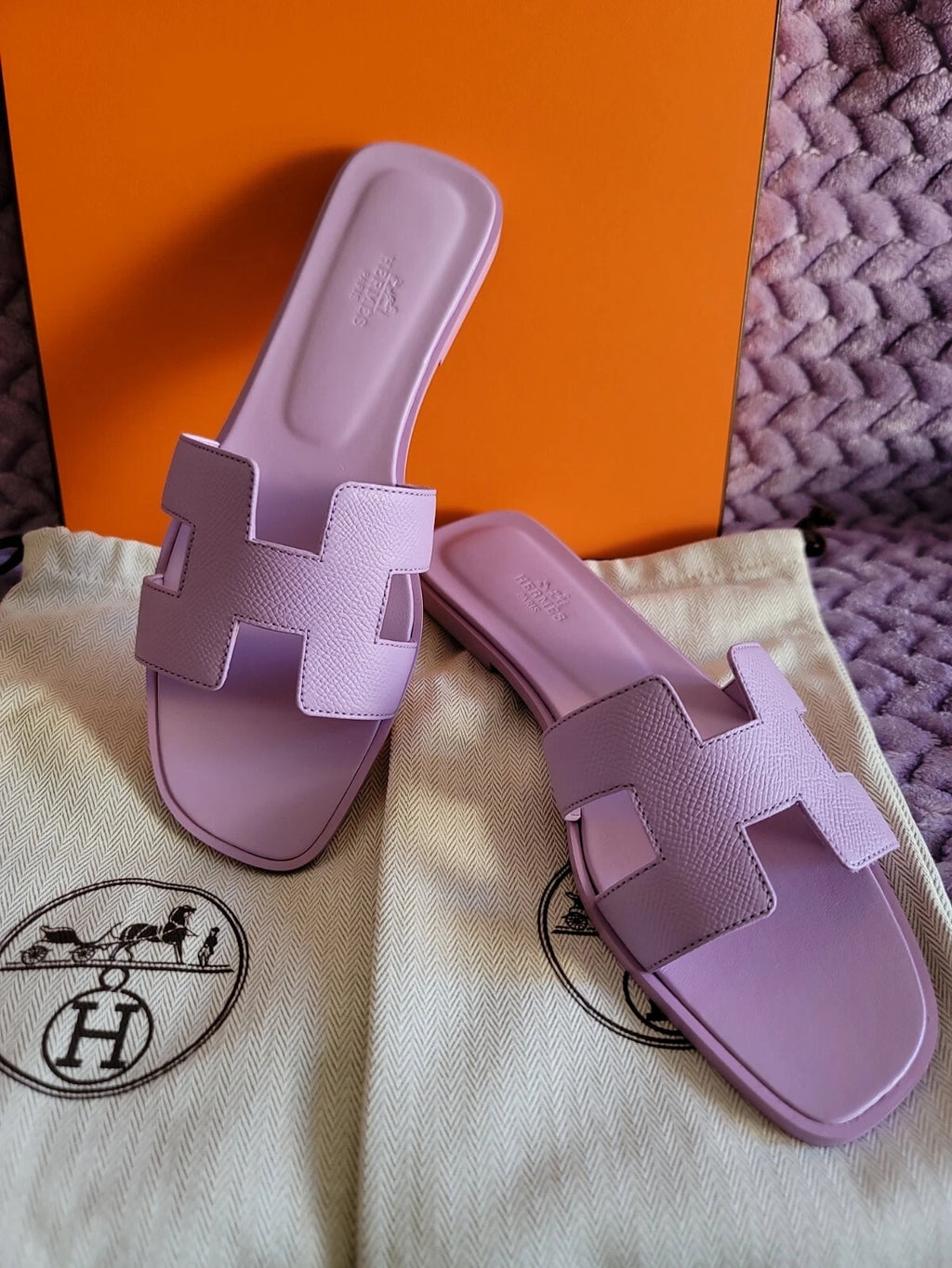 Hermes Izmir Sandal Noir Smooth Calfskin Leather Rose