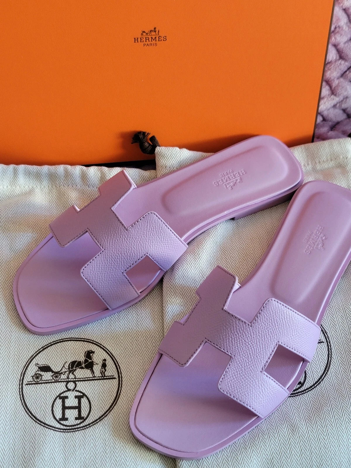 Hermes Izmir Sandal Noir Smooth Calfskin Leather Rose